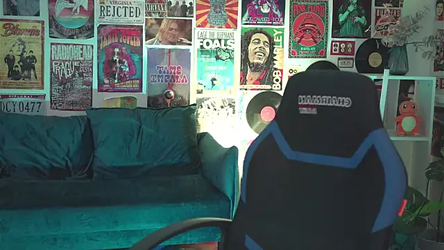 AdeleLoomis online show from 4, 3, 2025