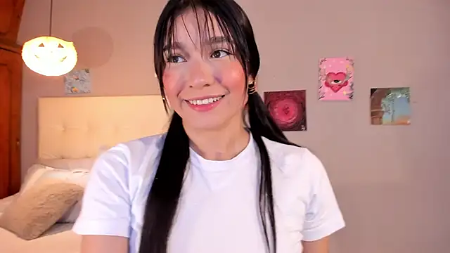 Snapshot of Maia_W10 chatting on 28, 4, 2026 Maia W10 online show from 28, 4, 2026