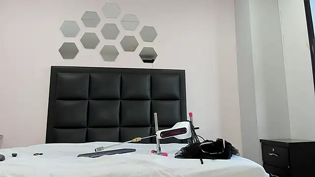 Catalina Jonex online show from 9, 4, 2026