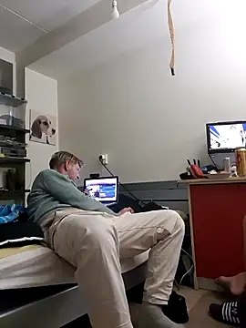 Snapshot of mikeythebestsucker chatting on 9, 10, 2025 mikeythebestsucker online show from 9, 10, 2025