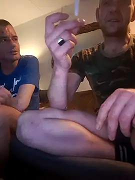 Snapshot of mikeythebestsucker chatting on 26, 11, 2025 mikeythebestsucker online show from 26, 11, 2025