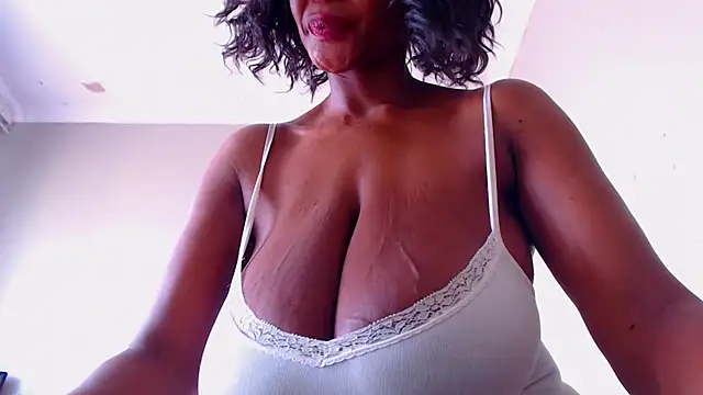 Silkytitss online show from 5, 12, 2025