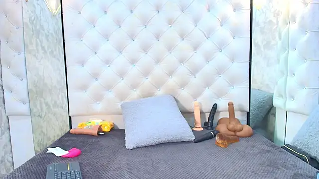 VALENTINA3x online show from 11, 3, 2026