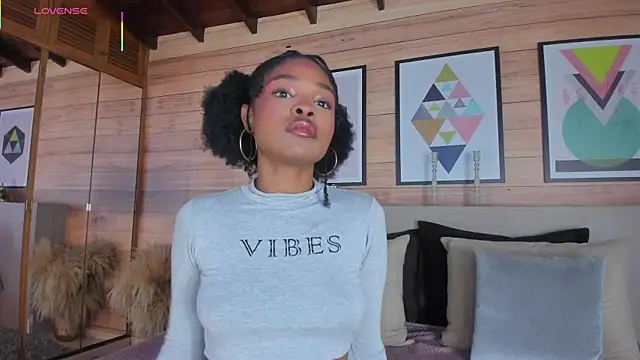 AriaFoster online show from 12, 4, 2026