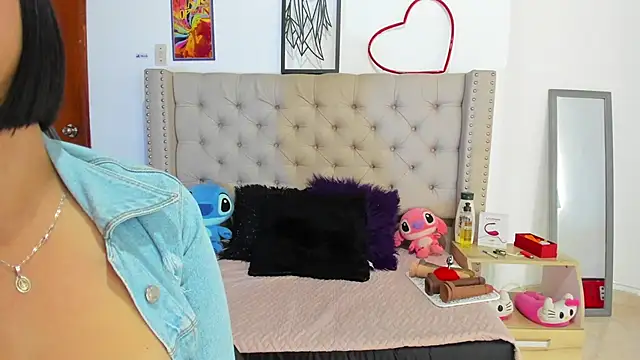 AngeleRoux online show from 18, 9, 2025