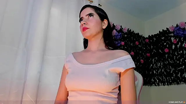 sweetieandjuicyy online show from 10, 4, 2026