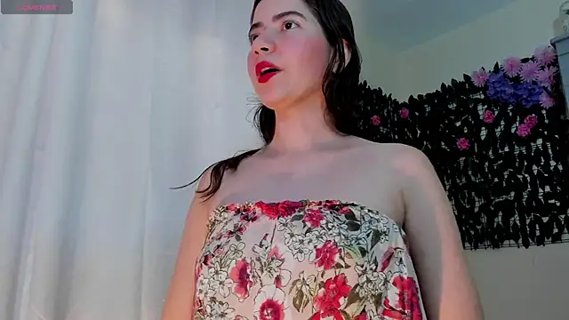 sweetieandjuicyy online show from 2, 6, 2026
