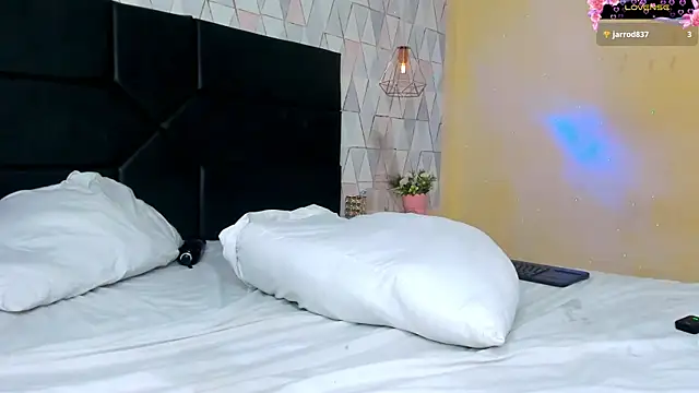 JustinePerry online show from 11, 4, 2026