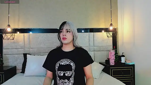 Snapshot of JustinePerry chatting on 24, 11, 2025 JustinePerry online show from 24, 11, 2025