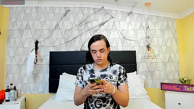 Snapshot of JustinePerry chatting on 5, 11, 2025 JustinePerry online show from 5, 11, 2025