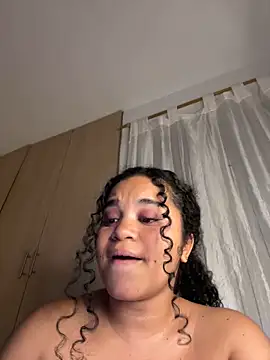 Snapshot of Lucy_wilson5 chatting on 10, 2, 2025 Lucy wilson5 online show from 10, 2, 2025