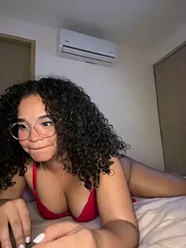 Snapshot of Lucy_wilson5 chatting on 23, 2, 2025 Lucy wilson5 online show from 23, 2, 2025