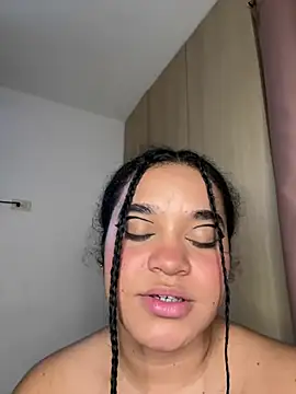 Snapshot of Lucy_wilson5 chatting on 25, 2, 2025 Lucy wilson5 online show from 25, 2, 2025