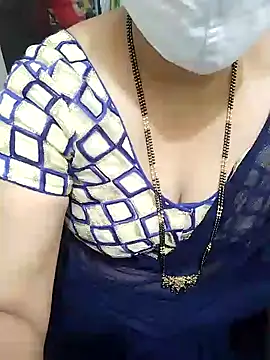 Snapshot of aliseanu chatting on 2, 2, 2025 aliseanu online show from 2, 2, 2025