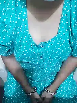 Snapshot of aliseanu chatting on 28, 1, 2025 aliseanu online show from 28, 1, 2025