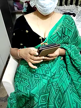 Snapshot of aliseanu chatting on 6, 3, 2025 aliseanu online show from 6, 3, 2025