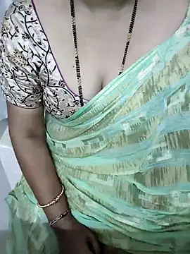 Snapshot of aliseanu chatting on 17, 9, 2025 aliseanu online show from 17, 9, 2025