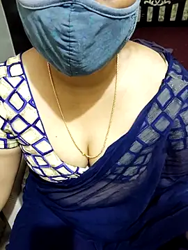 Snapshot of aliseanu chatting on 2, 3, 2025 aliseanu online show from 2, 3, 2025