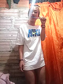 Snapshot of samy-blonde chatting on 14, 3, 2025 samy-blonde online show from 14, 3, 2025