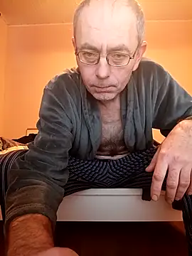 BesterJunge45 online show from 23, 11, 2025