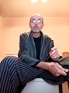 BesterJunge45 online show from 29, 11, 2025