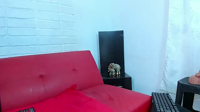 Kasandra Gomez online show from 7, 11, 2025