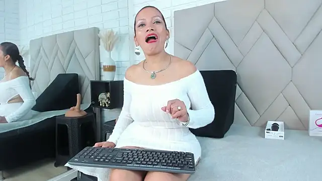 Kasandra Gomez online show from 14, 10, 2025