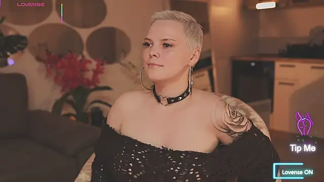 LikaBerry1 online show from 28, 10, 2025