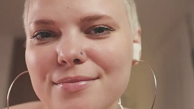 LikaBerry1 online show from 16, 4, 2026