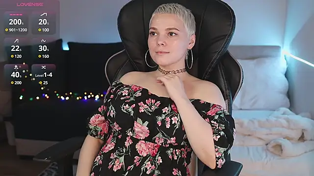 LikaBerry1 online show from 4, 2, 2025