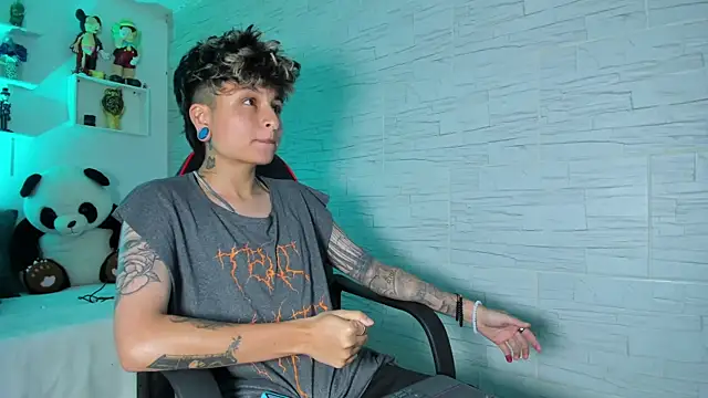 ZuryRamirez  online show from 13, 11, 2025