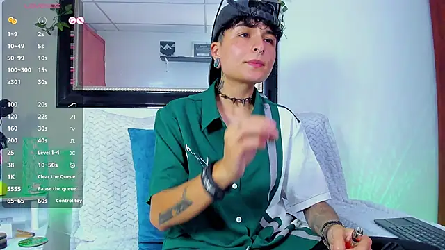 ZuryRamirez  online show from 13, 1, 2025