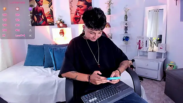 Snapshot of ZuryRamirez_ chatting on 18, 12, 2025 ZuryRamirez online show from 18, 12, 2025