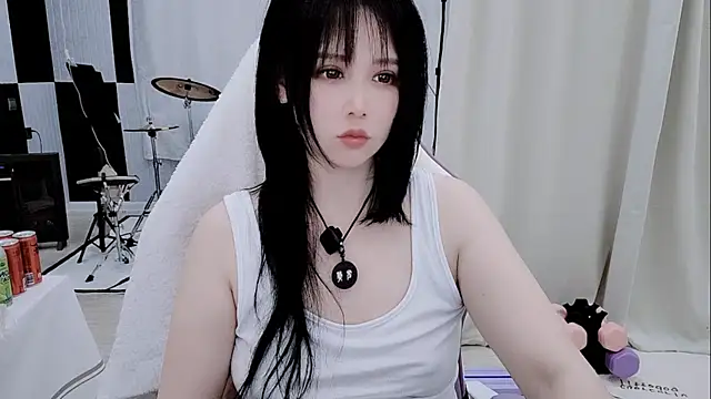 Snapshot of Vaness-a chatting on 17, 4, 2026 Vaness-a online show from 17, 4, 2026