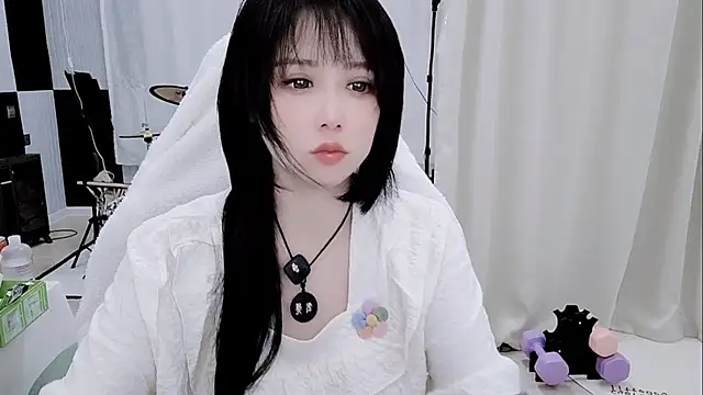 Snapshot of Vaness-a chatting on 18, 5, 2026 Vaness-a online show from 18, 5, 2026