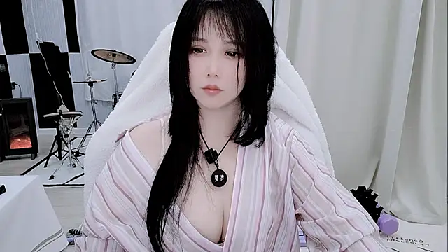 Snapshot of Vaness-a chatting on 14, 4, 2026 Vaness-a online show from 14, 4, 2026