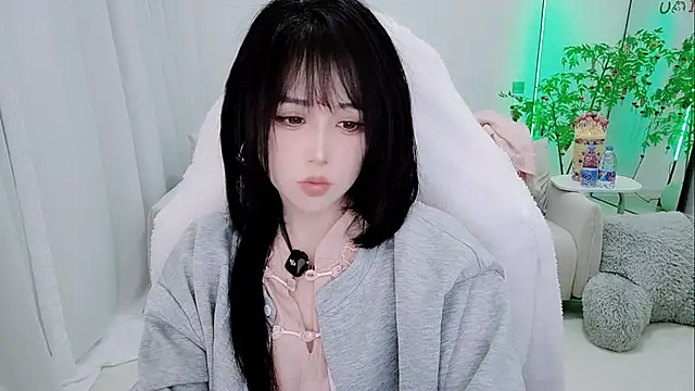 Snapshot of Vaness-a chatting on 11, 2, 2026 Vaness-a online show from 11, 2, 2026