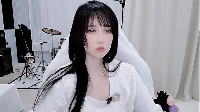 Snapshot of Vaness-a chatting on 19, 5, 2026 Vaness-a online show from 19, 5, 2026