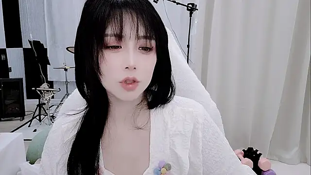 Snapshot of Vaness-a chatting on 16, 5, 2026 Vaness-a online show from 16, 5, 2026