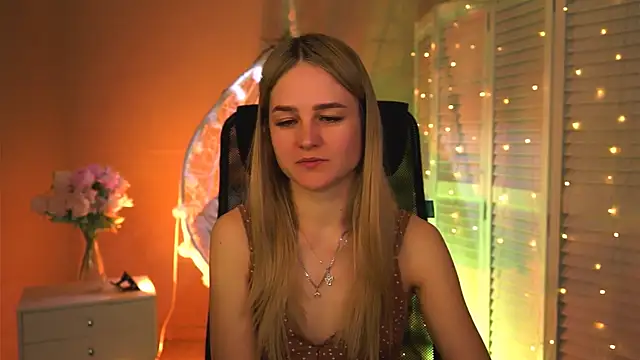 DeboraLarson online show from 12, 3, 2026