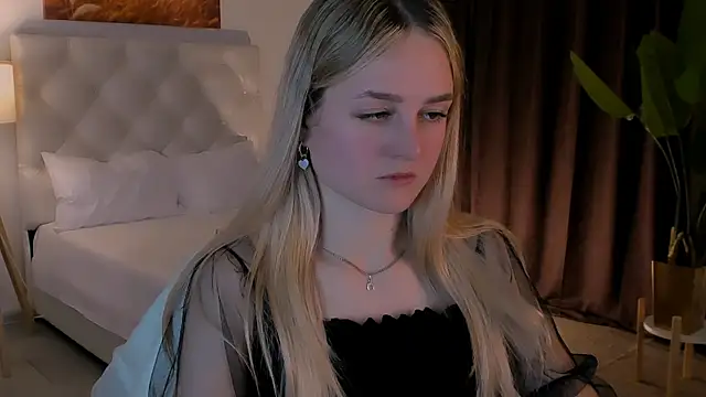 DeboraLarson online show from 15, 10, 2025