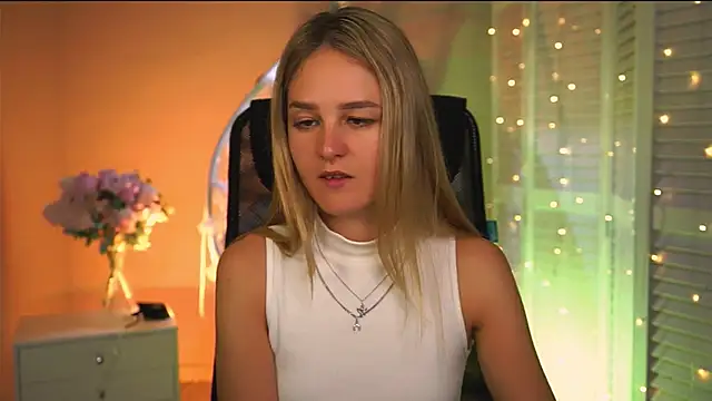 DeboraLarson online show from 6, 4, 2026