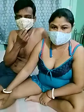 Snapshot of Couple_For_You18 chatting on 9, 7, 2026 Couple For You18 online show from 9, 7, 2026