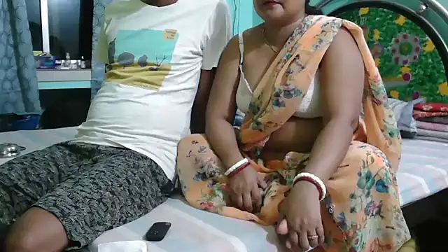 Snapshot of Couple_For_You18 chatting on 10, 7, 2026 Couple For You18 online show from 10, 7, 2026