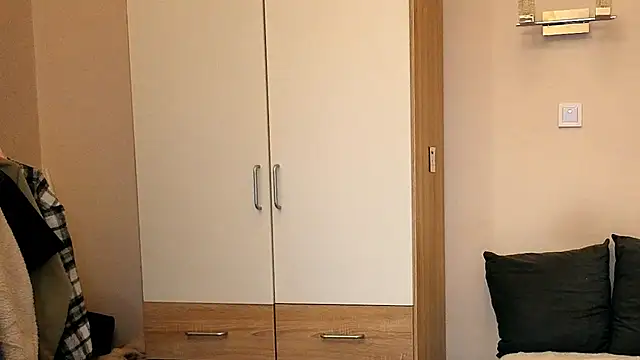 Snapshot of Hidden_Gem_ chatting on 7, 11, 2025 Hidden Gem online show from 7, 11, 2025