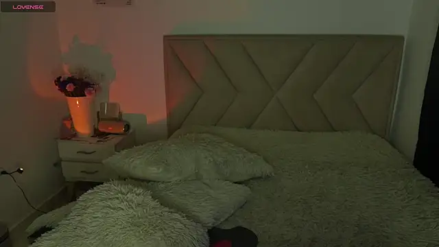Bonnieshyy online show from 14, 6, 2026