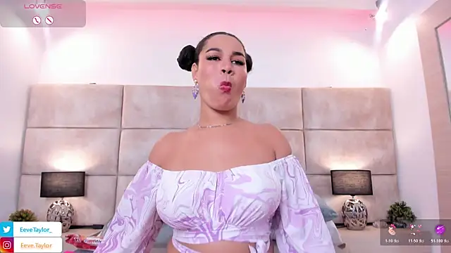 Eevee Taylor online show from 13, 4, 2026