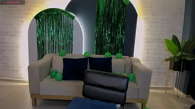 StacyWoods online show from 17, 3, 2025