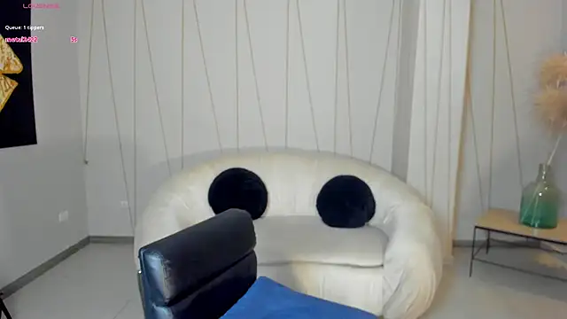 StacyWoods online show from 6, 3, 2025