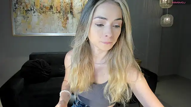 StacyWoods online show from 24, 4, 2026